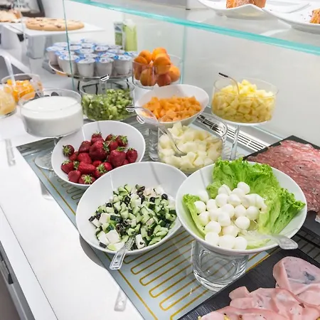 柏银特酒店 皮威蒂萨克