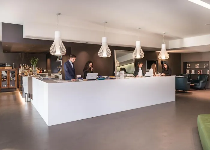 Point Hotel