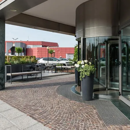 Hotel Point 4*